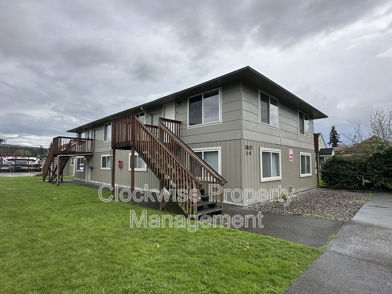 2 Bd, 1 Ba  Sumner 4-plex property image