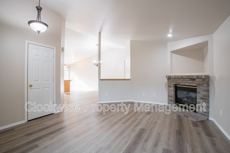 Wonderful Single Story Home 3 Bd, 2 Ba Frederickson property image