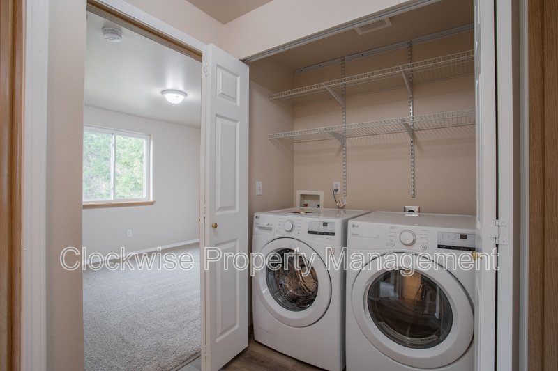 Wonderful Single Story Home 3 Bd, 2 Ba Frederickson property image
