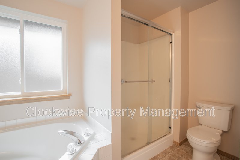 Wonderful Single Story Home 3 Bd, 2 Ba Frederickson property image