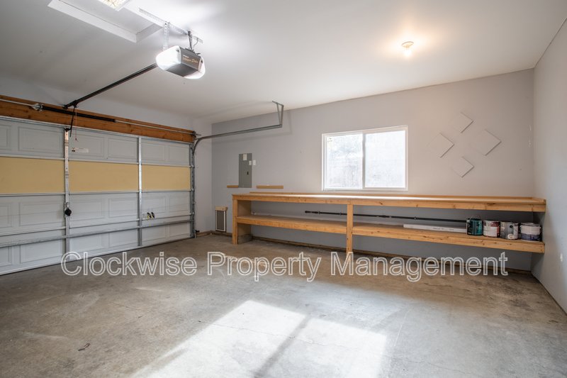 Wonderful Single Story Home 3 Bd, 2 Ba Frederickson property image
