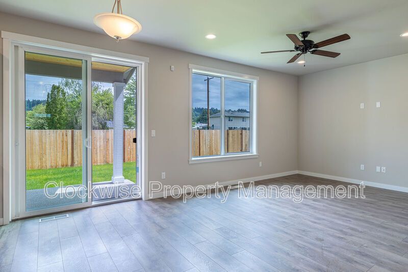 New Orting Home, 3 Bd + Den, 2 Car Garage! property image