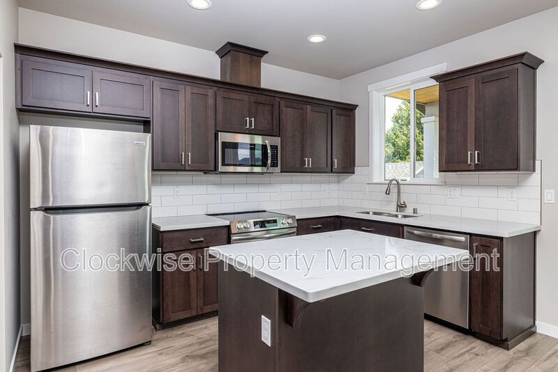 New Orting Home, 3 Bd + Den, 2 Car Garage! property image
