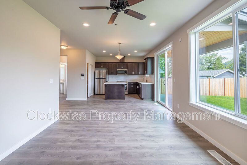 New Orting Home, 3 Bd + Den, 2 Car Garage! property image