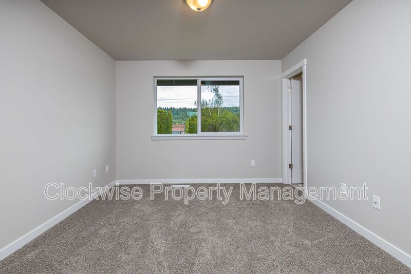 New Orting Home, 3 Bd + Den, 2 Car Garage! property image