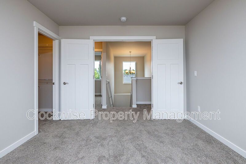 New Orting Home, 3 Bd + Den, 2 Car Garage! property image