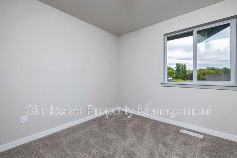 New Orting Home, 3 Bd + Den, 2 Car Garage! property image