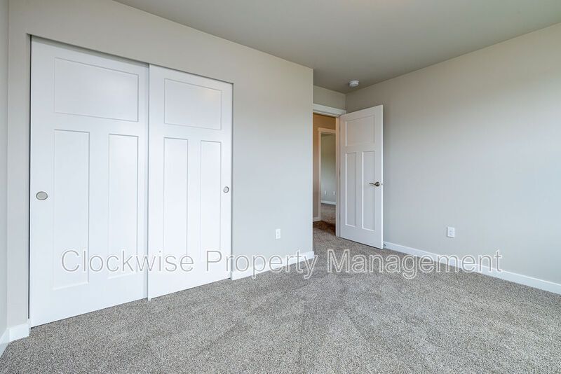 New Orting Home, 3 Bd + Den, 2 Car Garage! property image