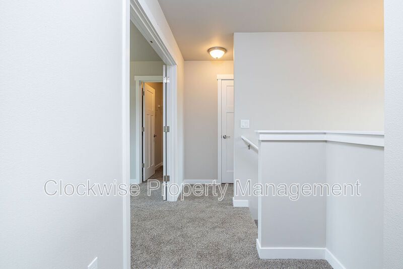 New Orting Home, 3 Bd + Den, 2 Car Garage! property image