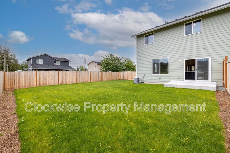 New 4 Bd Duplex, 2 Car Garage, Orting NEW PRICE! property image