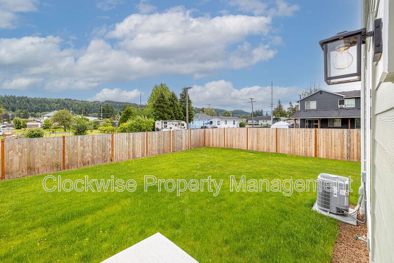 New 4 Bd Duplex, 2 Car Garage, Orting NEW PRICE! property image