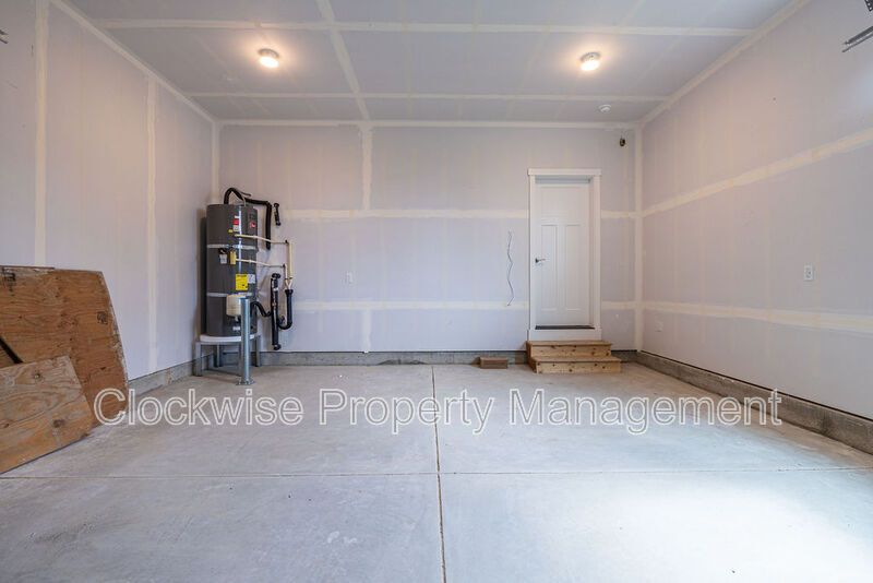 New 4 Bd Duplex, 2 Car Garage, Orting NEW PRICE! property image