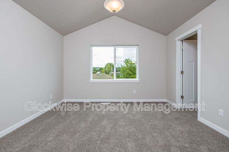 New 4 Bd Duplex, 2 Car Garage, Orting NEW PRICE! property image