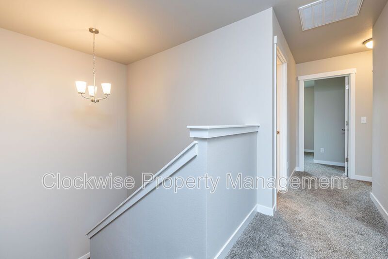 New 4 Bd Duplex, 2 Car Garage, Orting NEW PRICE! property image