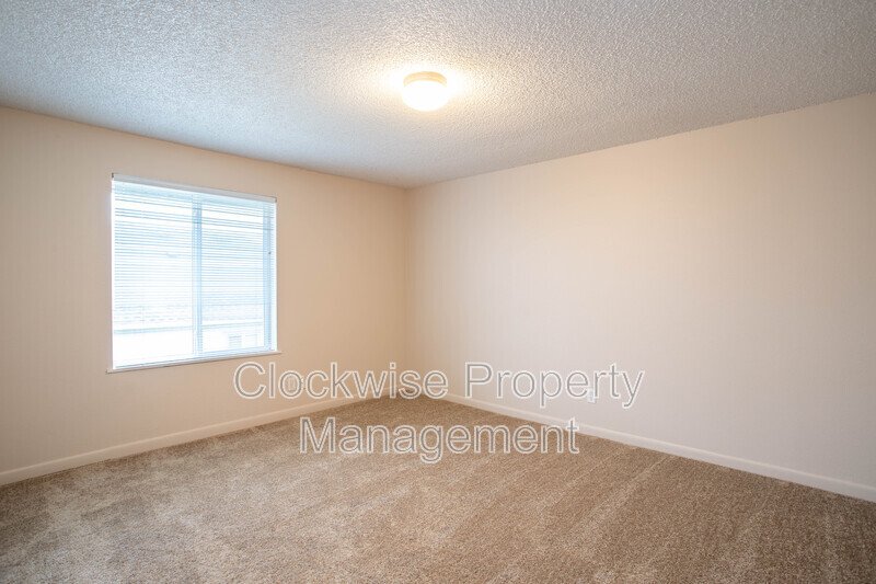 2 Bd, 1 Ba  Sumner 4-plex property image
