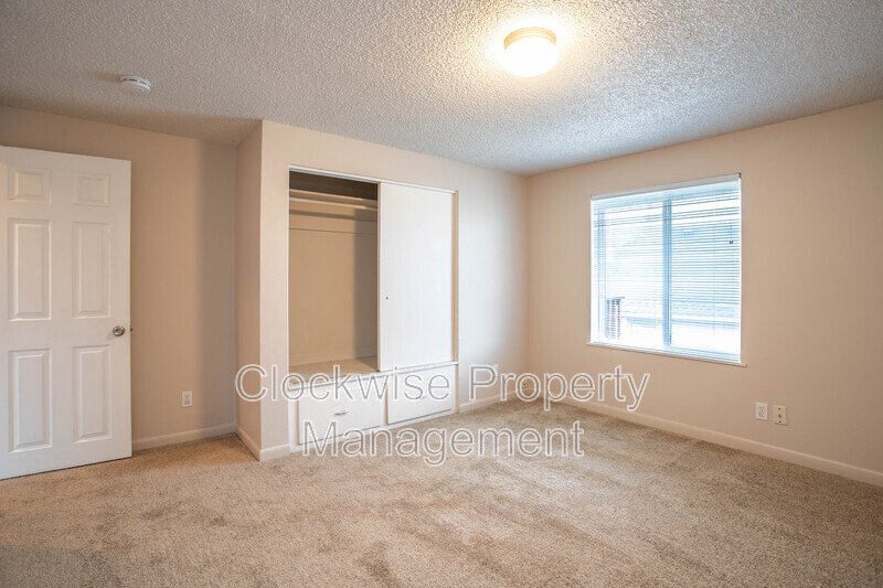 2 Bd, 1 Ba  Sumner 4-plex property image