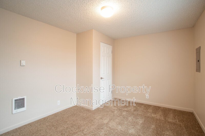 2 Bd, 1 Ba  Sumner 4-plex property image