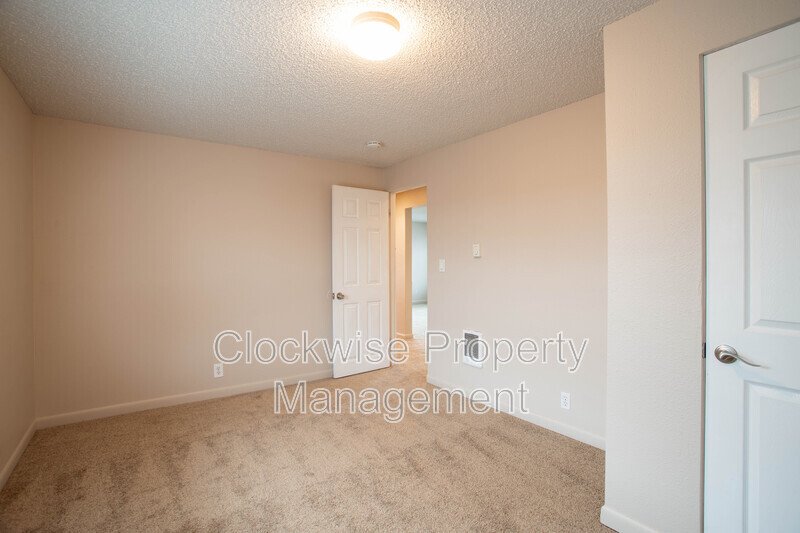2 Bd, 1 Ba  Sumner 4-plex property image